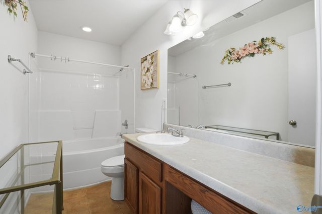 126 Whitestone Drive NE, Huntsville, AL 35810