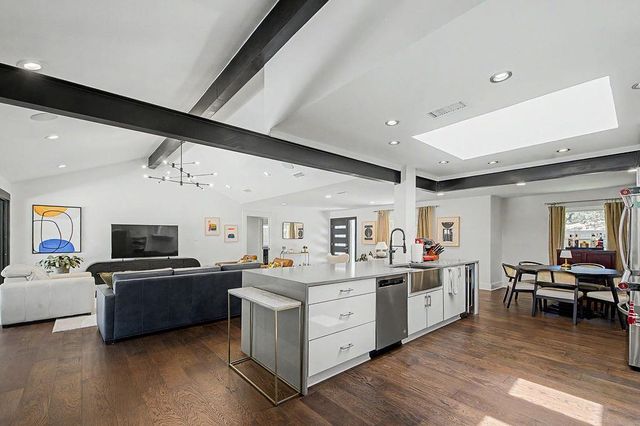 8612 Mesa DR, Austin, TX 78759