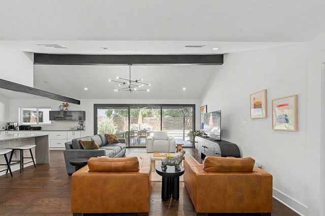 8612 Mesa DR, Austin, TX 78759