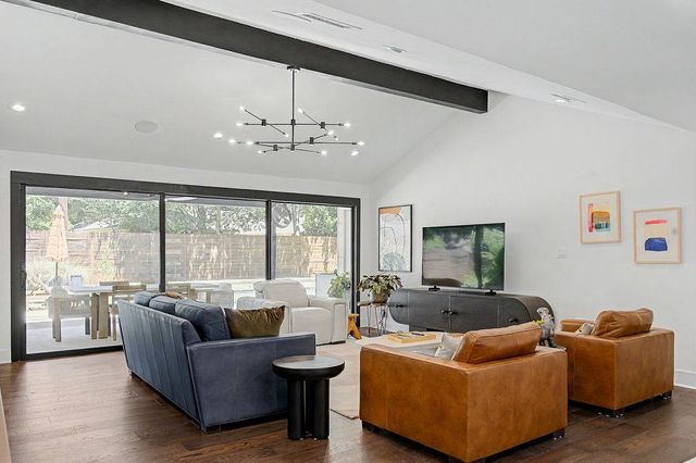 8612 Mesa DR, Austin, TX 78759