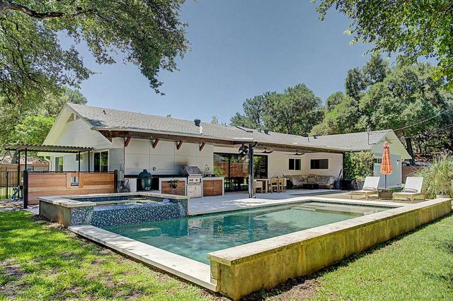 8612 Mesa DR, Austin, TX 78759