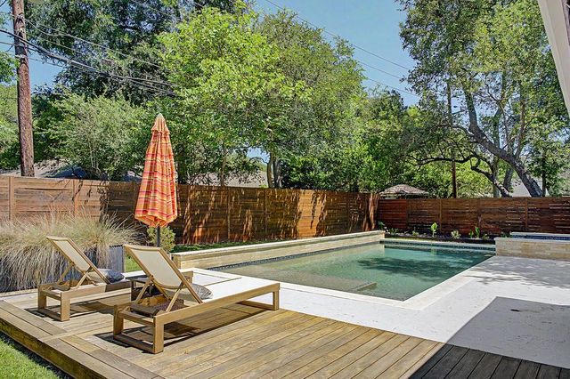 8612 Mesa DR, Austin, TX 78759