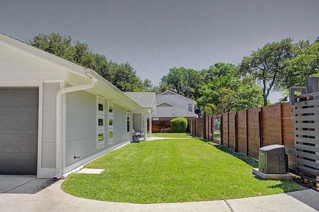 8612 Mesa DR, Austin, TX 78759