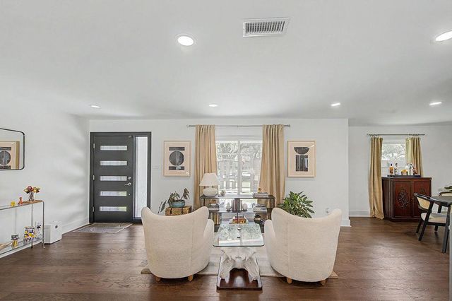 8612 Mesa DR, Austin, TX 78759