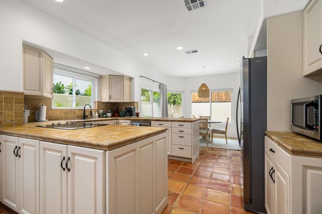 53845 Avenida Vallejo, La Quinta, CA 92253