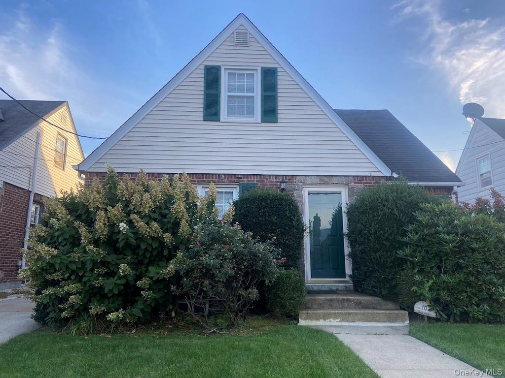 10 Purdy, Rockville Centre, NY 11570 — exterior
