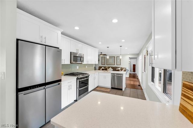 11586 Pleasant Ridge Place, Strongsville, OH 44136