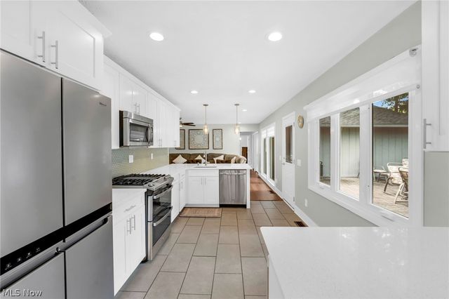 11586 Pleasant Ridge Place, Strongsville, OH 44136