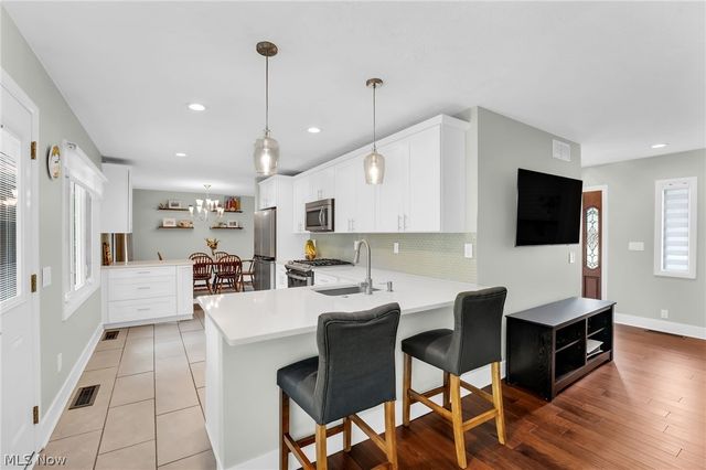 11586 Pleasant Ridge Place, Strongsville, OH 44136