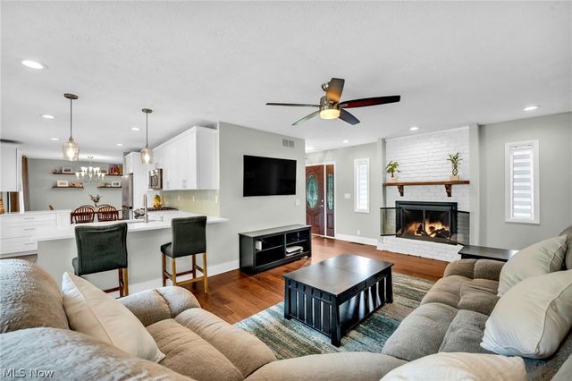 11586 Pleasant Ridge Place, Strongsville, OH 44136