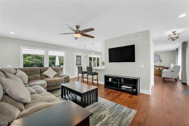 11586 Pleasant Ridge Place, Strongsville, OH 44136