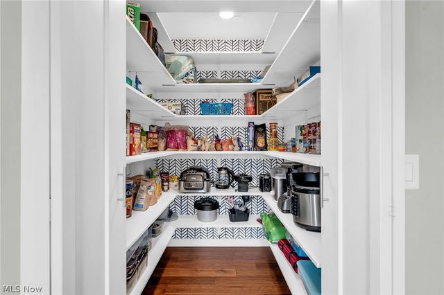 11586 Pleasant Ridge Place, Strongsville, OH 44136