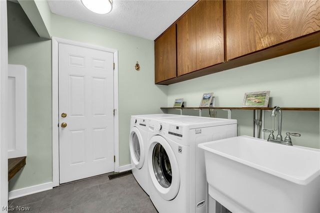 11586 Pleasant Ridge Place, Strongsville, OH 44136