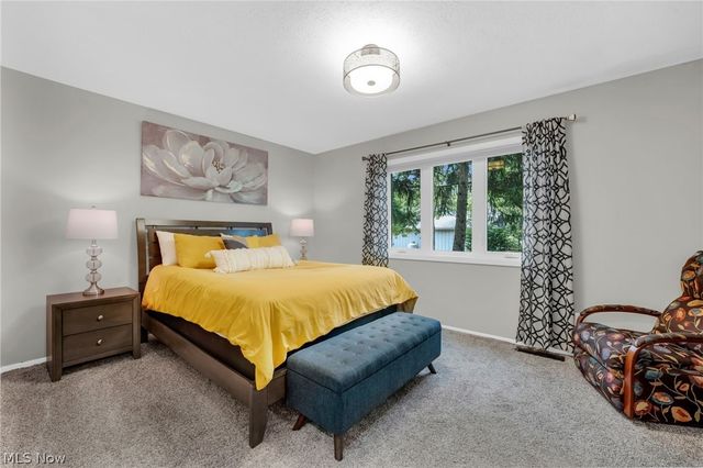 11586 Pleasant Ridge Place, Strongsville, OH 44136