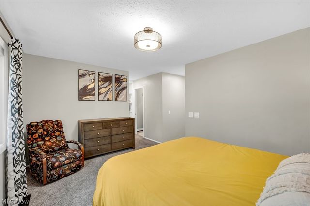 11586 Pleasant Ridge Place, Strongsville, OH 44136