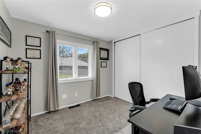 11586 Pleasant Ridge Place, Strongsville, OH 44136