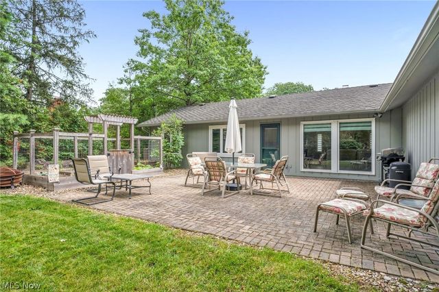 11586 Pleasant Ridge Place, Strongsville, OH 44136