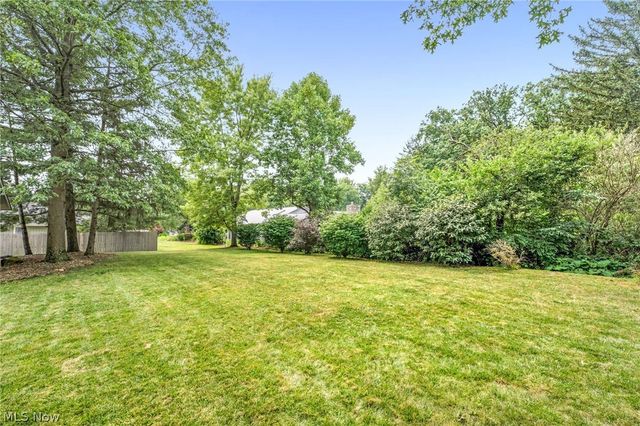 11586 Pleasant Ridge Place, Strongsville, OH 44136