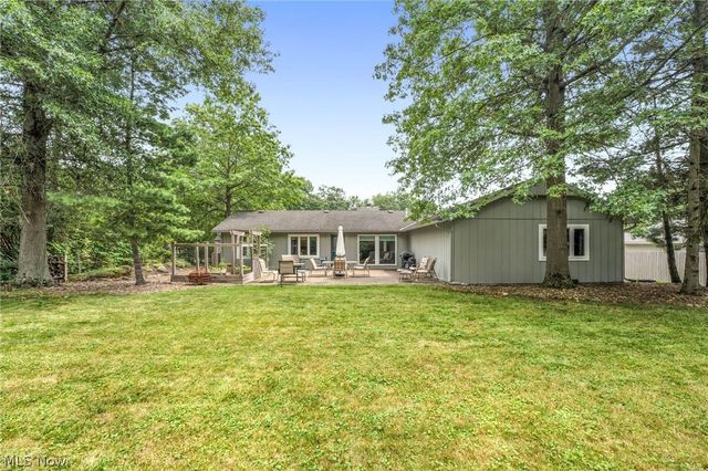 11586 Pleasant Ridge Place, Strongsville, OH 44136