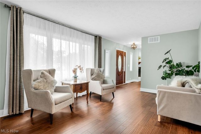 11586 Pleasant Ridge Place, Strongsville, OH 44136