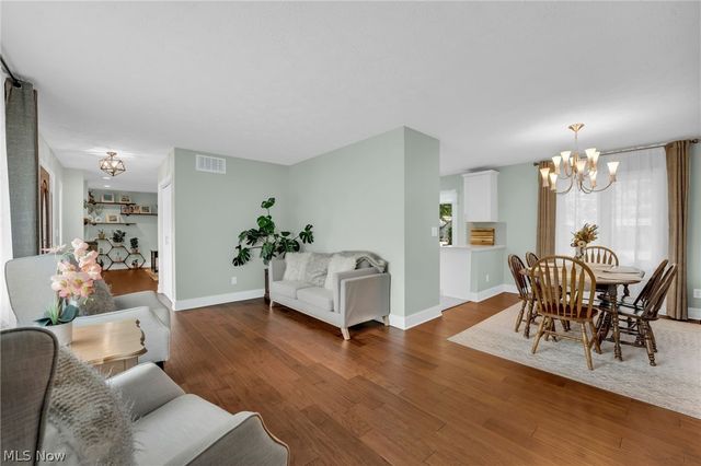 11586 Pleasant Ridge Place, Strongsville, OH 44136