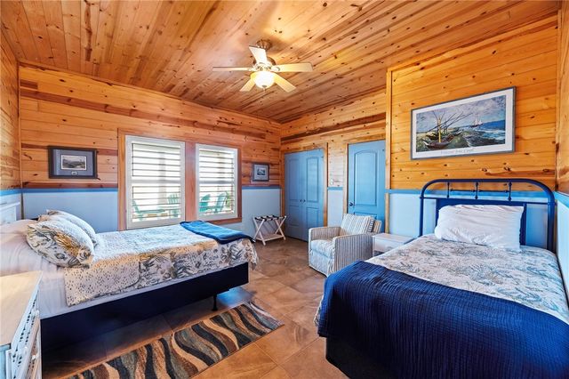 70 Copano Ridge Road, Rockport, TX 78382