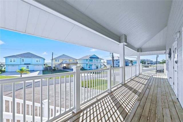 70 Copano Ridge Road, Rockport, TX 78382