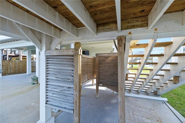 70 Copano Ridge Road, Rockport, TX 78382