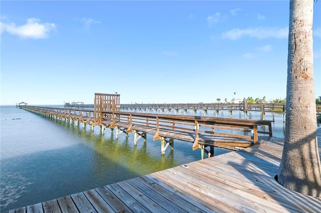 70 Copano Ridge Road, Rockport, TX 78382