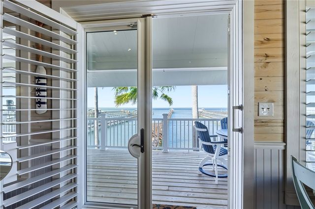 70 Copano Ridge Road, Rockport, TX 78382