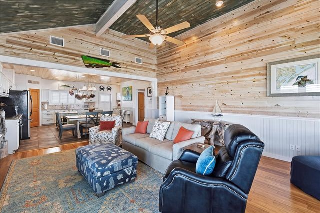 70 Copano Ridge Road, Rockport, TX 78382