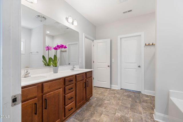 22 Pond Mountain Drive, Clayton, NC 27520
