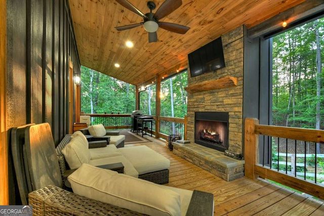 270 Wild Oaks Way, Ellijay, GA 30540