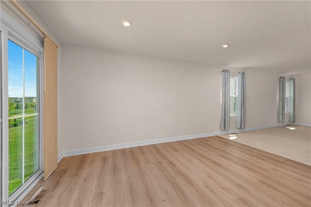 129 Eagle Circle, Amherst, OH 44001