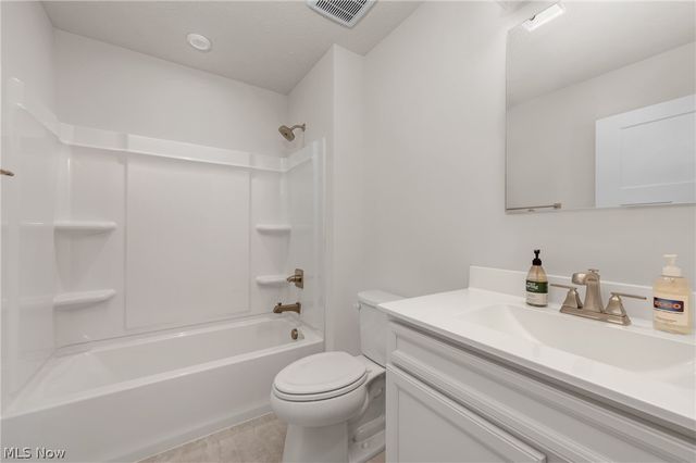 129 Eagle Circle, Amherst, OH 44001