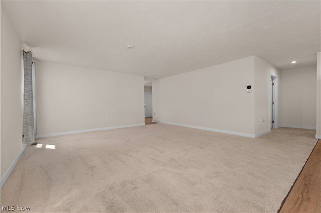 129 Eagle Circle, Amherst, OH 44001