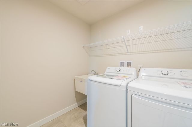 129 Eagle Circle, Amherst, OH 44001