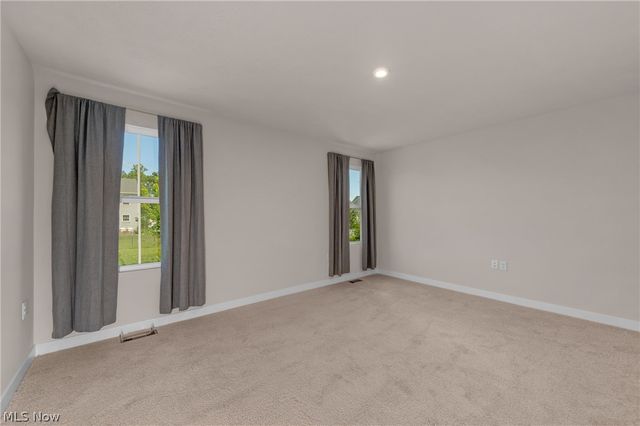 129 Eagle Circle, Amherst, OH 44001
