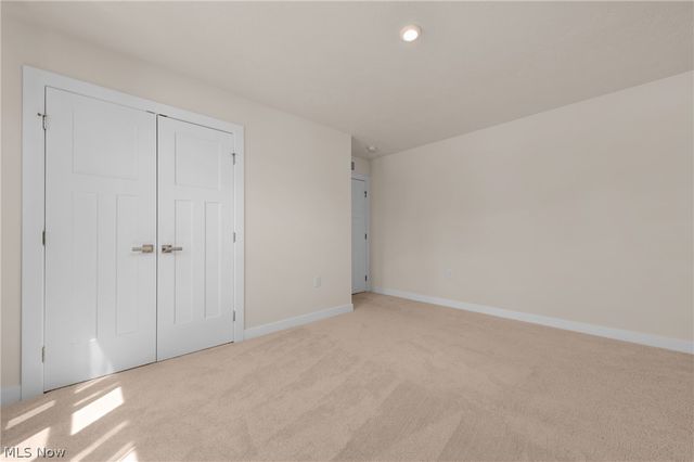 129 Eagle Circle, Amherst, OH 44001