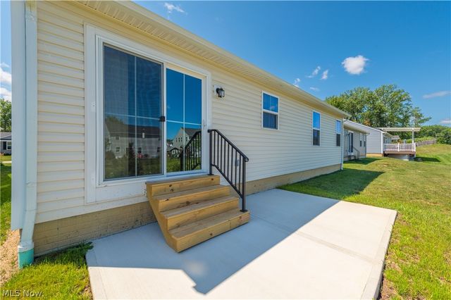 129 Eagle Circle, Amherst, OH 44001