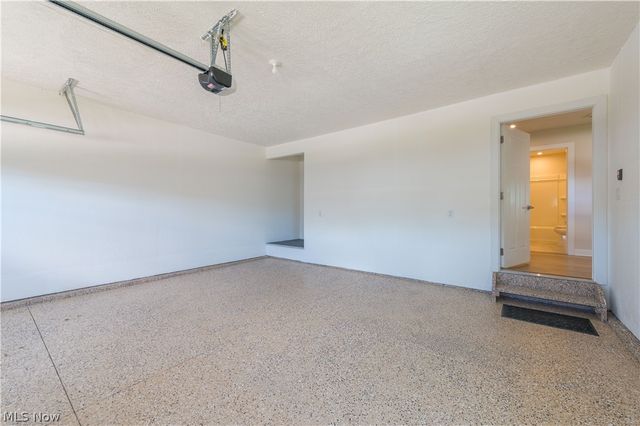 129 Eagle Circle, Amherst, OH 44001
