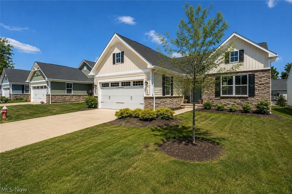 129 Eagle Circle, Amherst, OH 44001