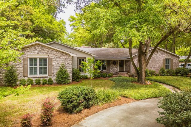 288 Molasses Lane, Mount Pleasant, SC 29464