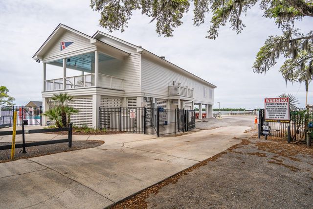 288 Molasses Lane, Mount Pleasant, SC 29464