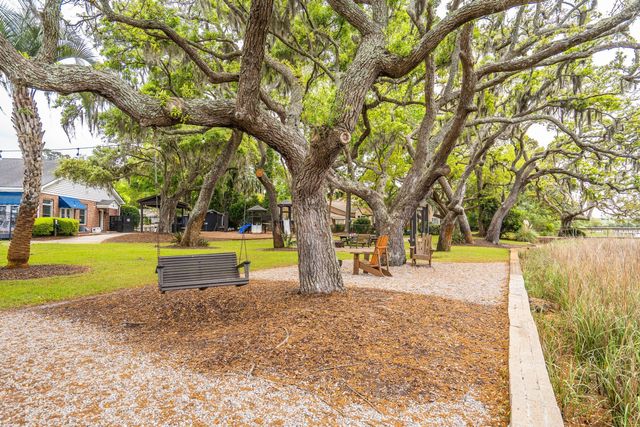 288 Molasses Lane, Mount Pleasant, SC 29464