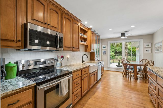 288 Molasses Lane, Mount Pleasant, SC 29464