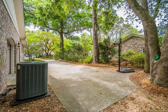 288 Molasses Lane, Mount Pleasant, SC 29464