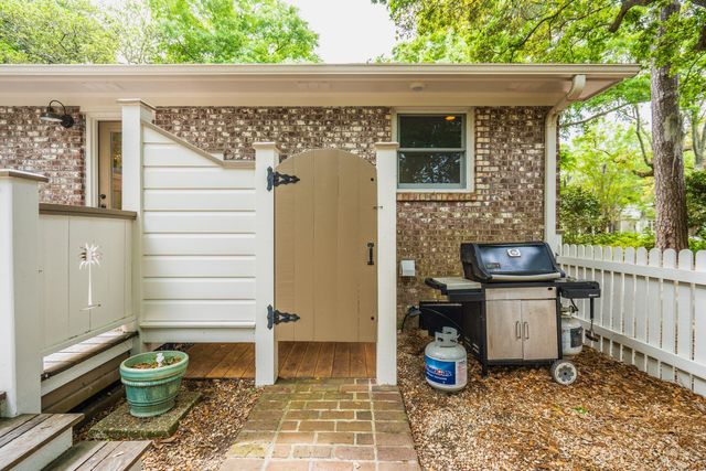 288 Molasses Lane, Mount Pleasant, SC 29464