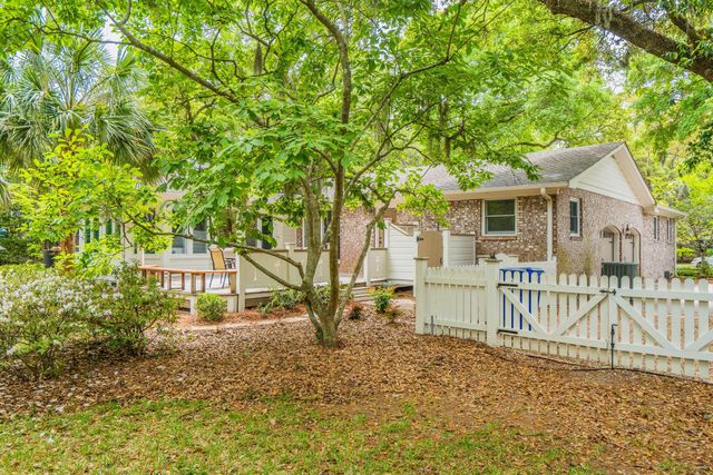 288 Molasses Lane, Mount Pleasant, SC 29464