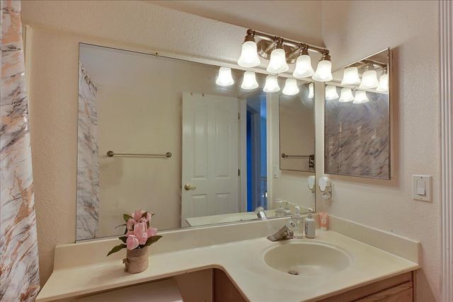 1716 River Run Dr, Marysville, CA 95901